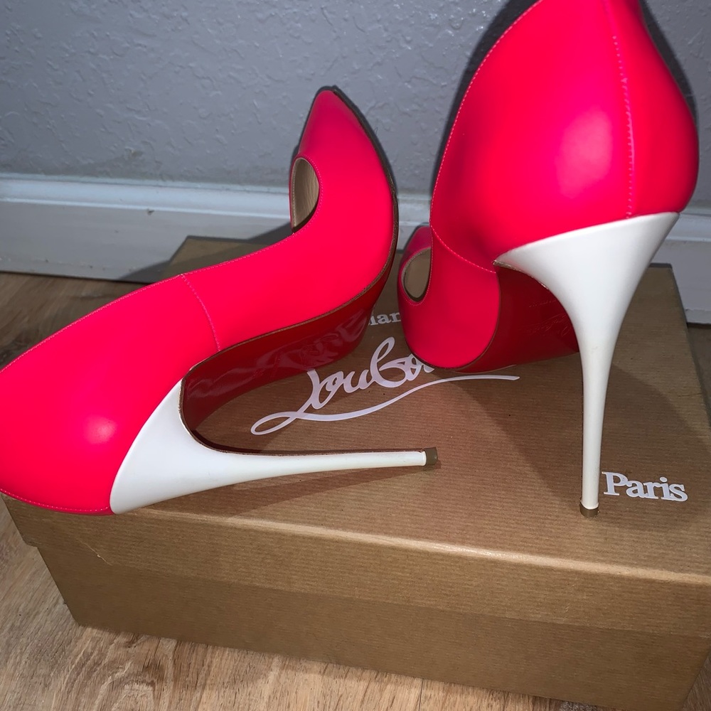 Christian Louboutin So Kate Heels